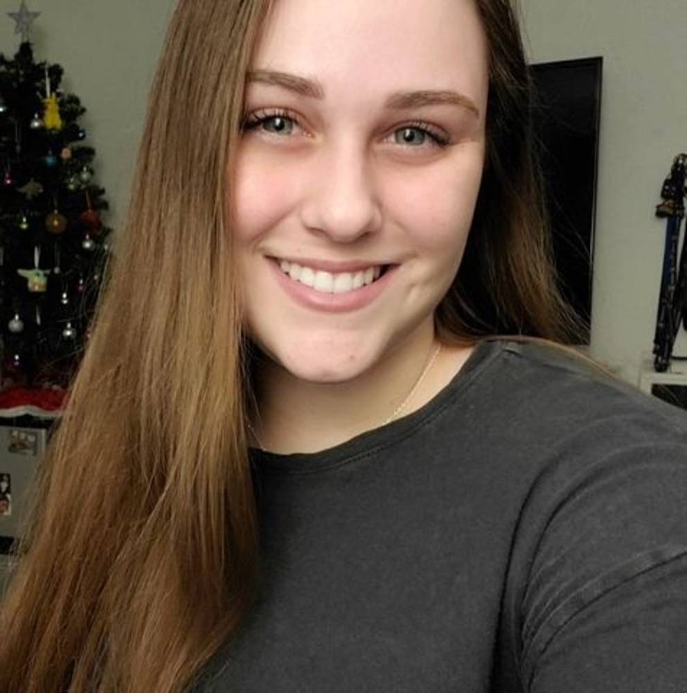 Meet your Posher, Alicia